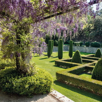 Le Grand Clos: a 17th-century bastide restored by Lafourcade Architecture.