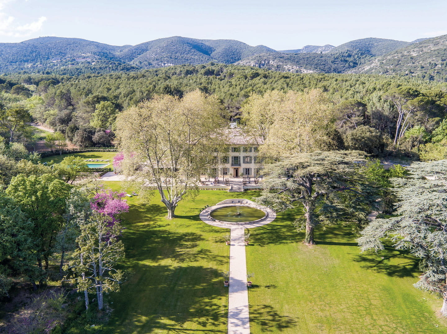 Conversion of the Domaine de Fontenille into a five-star Hotel 