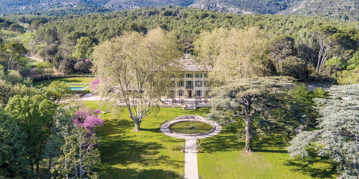 Conversion of the Domaine de Fontenille into a five-star Hotel 